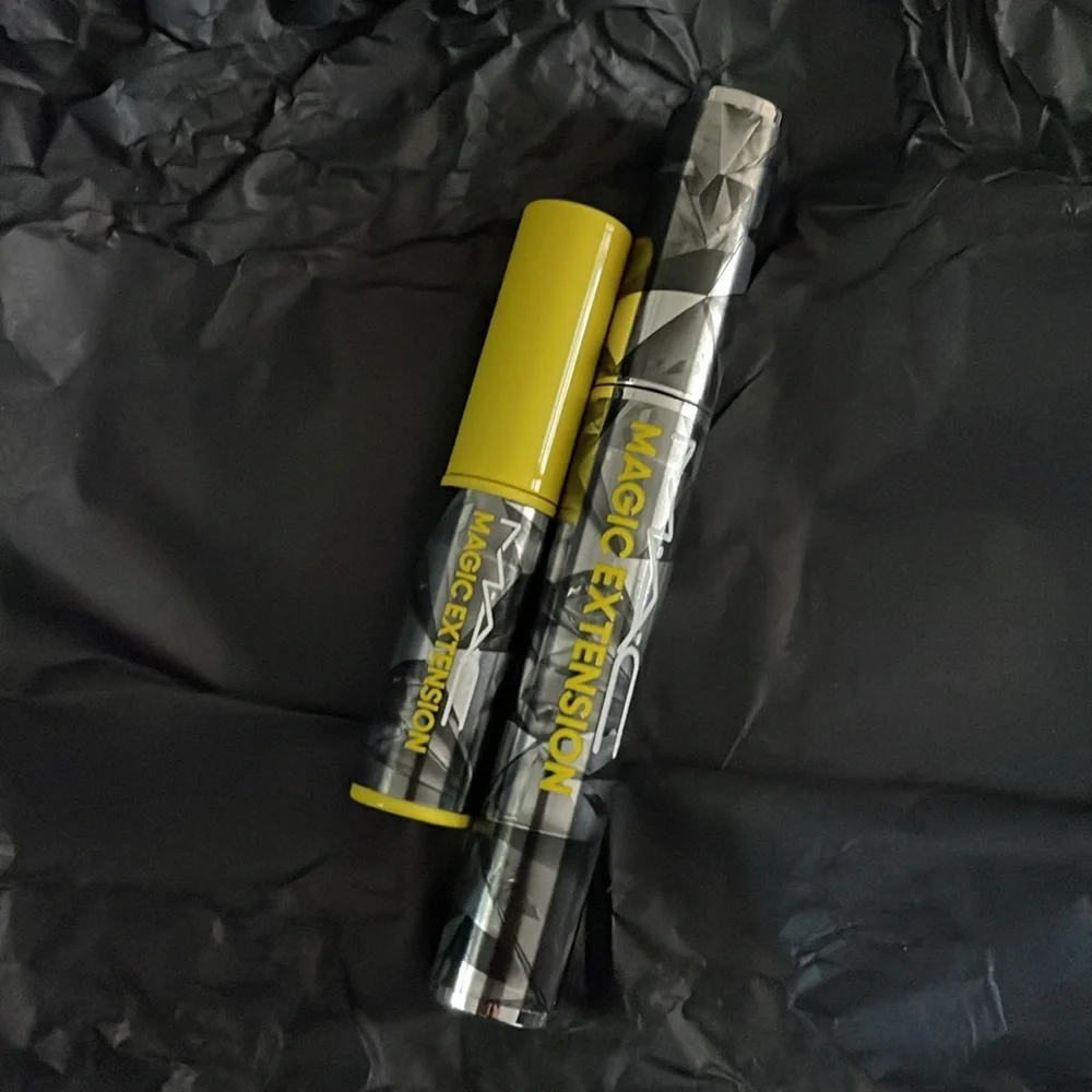 MAC  Bundled In Magic Mascara Duo